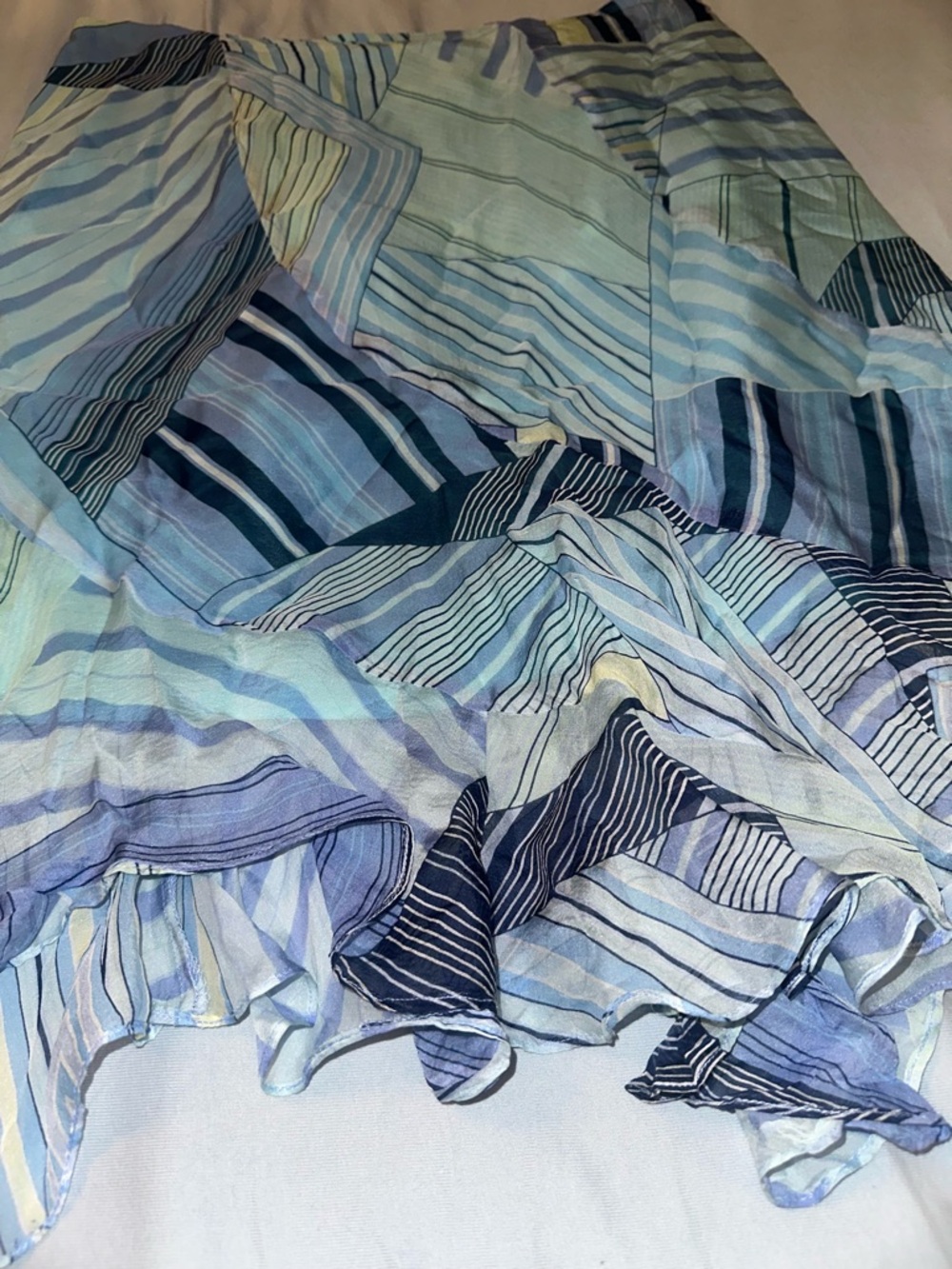 Dana Buchman classic silk lined size 10 flounce slightly asymmetrical - Picture 3 of 9
